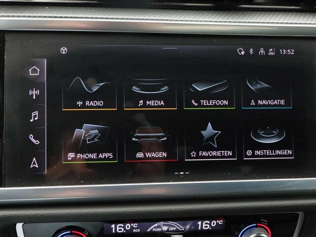 Audi Q3 45 TFSi e 245 Pk Automaat S-Line | Trekhaak | Panorama dak | Stoelverwarming | Adaptive Cruise | Stoelverwarming | Camera | CarPlay | 19 Inch Navigatie | 54.289 Km !!