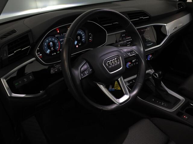 Audi Q3 45 TFSI e S edition 245 PK | Panorama dak | Parkeersensoren voor en achter | Stoelverwarming