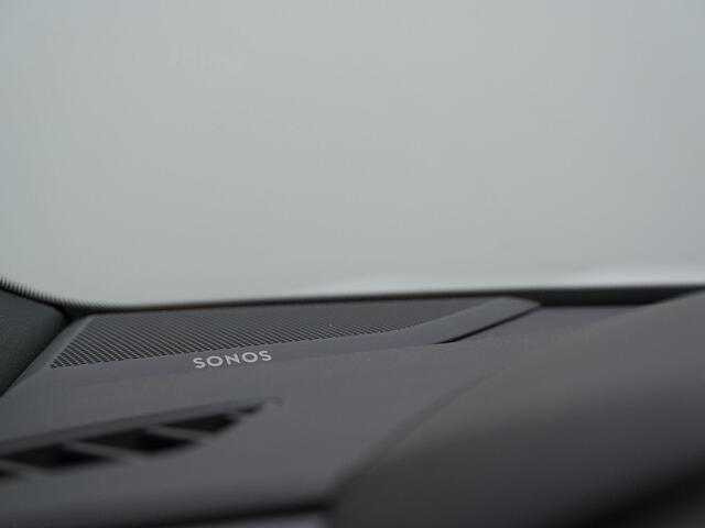 Audi Q3 45 TFSI e 245 pk S-Line | Panoramadak | Trekhaak | Sonos | Leder/alcantara | Elektrische stoel