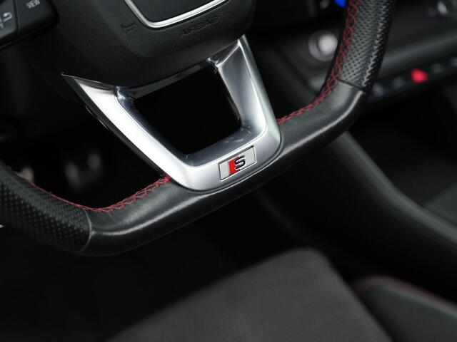 Audi Q3 45 TFSI e 245 pk S-Line | Panoramadak | Trekhaak | Sonos | Leder/alcantara | Elektrische stoel