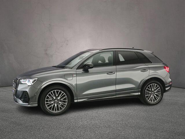 Audi Q3 45 TFSI e S edition | Trekhaak | Achteruitrijcamera | Cruise control | Elektrische achterklep | Navigatie | LED koplampen