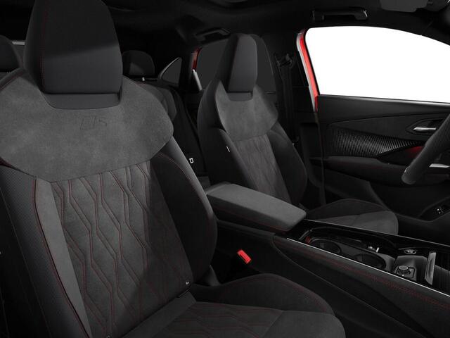 Audi Q3 Sportback 1.5 200kW e-hybrid S edition 272 PK · Tech pro · Glazen panoramadak · Sportstoelen alcantara met rode stiksels