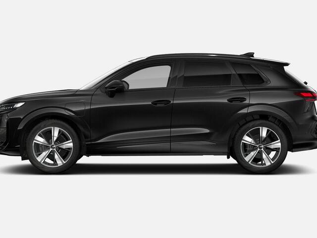 Audi Q3 1.5 200kW e-hybrid S edition 272 PK · Tech plus · Trekhaak Elek. wegklapbaar · Glazen panoramadak