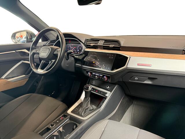 Audi Q3 45 TFSI e S edition I Elek. Trekhaak I 360 Camera I Stoelverwarming I Adaptiver Cruise