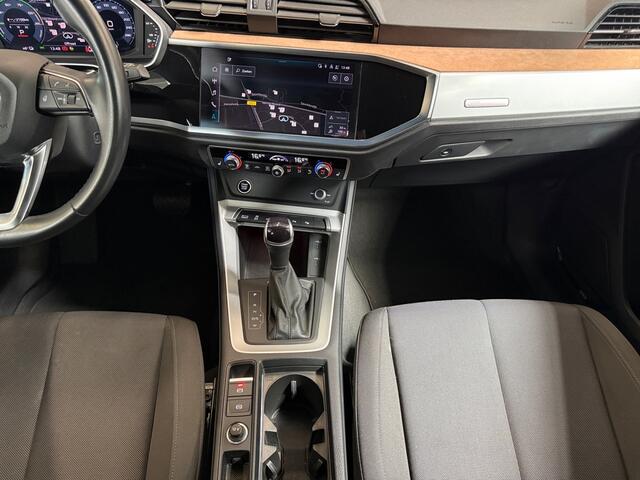 Audi Q3 45 TFSI e S edition I Elek. Trekhaak I 360 Camera I Stoelverwarming I Adaptiver Cruise