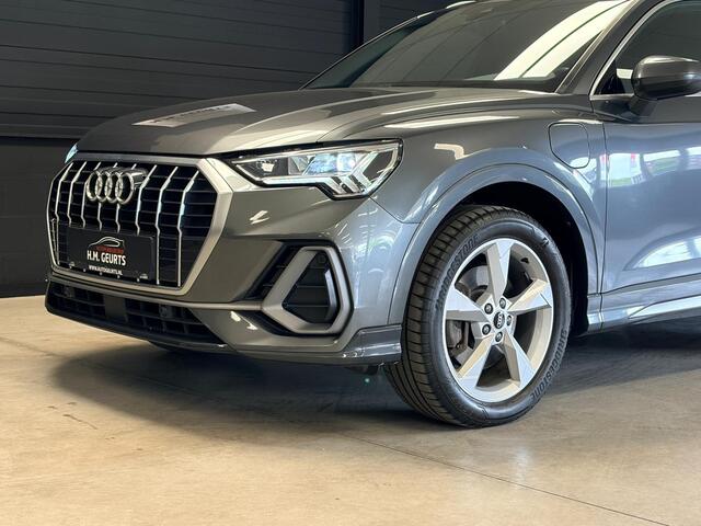 Audi Q3 4.5 TFSIe S line | 1e Eigenaar | Matrix LED | Camera | Adaptive Cruise