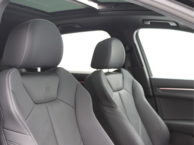 Audi Q3 35 TFSI S edition Competition Pano, ACC, Camera, Carplay