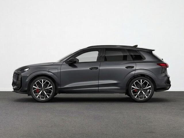 Audi Q3 S edition e-hybrid 272 pk | Techniekpakket Pro | Matrix LED koplampen | S line met microvezel sportstoelen | Optiekpakket zwart-glanzend |