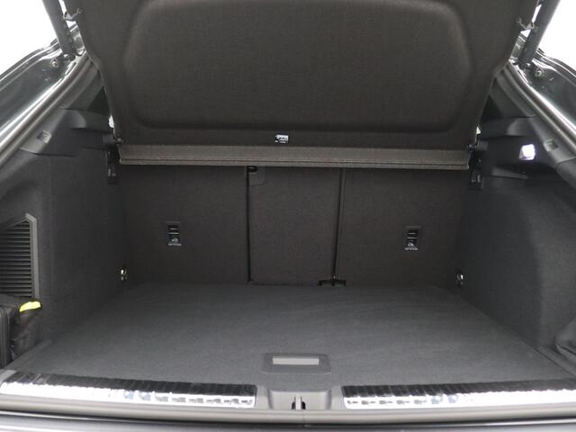 Audi Q3 Sportback 1.5 200kW e-hybrid S edition 272PK S-Tronic Panoramadak, Trekhaak, Achteruitrijcamera, Stoel-Stuurverwarming, 20" LM Velgen, LED Plus, Elektr. Achterklep