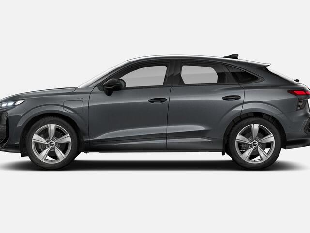 Audi Q3 Sportback 1.5 200kW e-hybrid S edition 272 PK · Trekhaak elek. wegklapbaar · Exterieurpakket zwart · Driespaaks sportstuur afgevlakt multif. met stuurpaddels en verwarmbaar