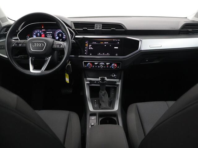 Audi Q3 35 TFSI Advanced edition | Trekhaak | Virtual cockpit | Cruise Control Adaptief | Stoelverwarming | Climate Control | Navigatie | Apple Carplay |