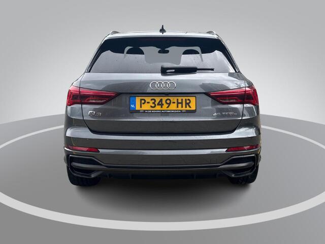 Audi Q3 45 TFSIe 245pk S edition · Camera · Apple/Android Car Play · Dodehoeksensoren · 19'' · Drive select · Navigatie · Leder/Stof