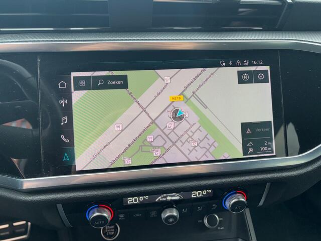 Audi Q3 45 TFSIe 245pk S edition · Camera · Apple/Android Car Play · Dodehoeksensoren · 19'' · Drive select · Navigatie · Leder/Stof