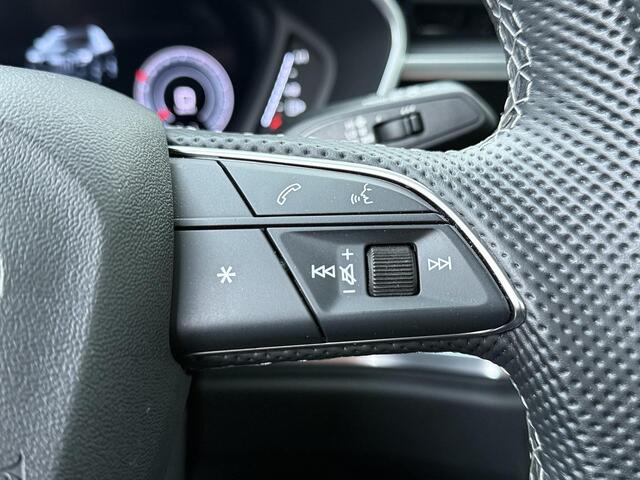 Audi Q3 35 TFSI S edition Competition | 150 PK | Automaat | Panoramadak | Matrix LED koplampen | 20" LM velgen | S-line | Sonos premium sound | Dodehoek detectie |