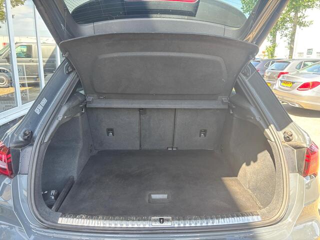 Audi Q3 35 TFSI Pro Line | Stoelverwarming | Dodehoek Detectie | Parkeersensoren | Sportstoelen