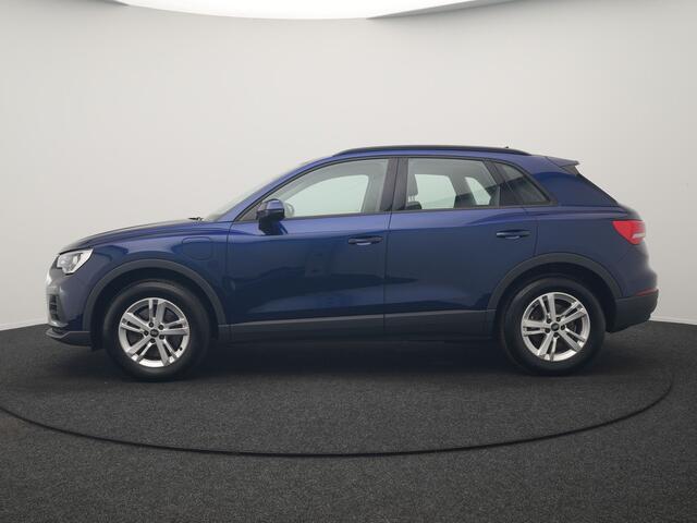 Audi Q3 45 TFSI e edition PHEV 245pk Dealer O.H | Trekhaak af Fabriek | Virtual Cockpit | Apple Carplay | Stoelverwarming | BLIS | Led Koplampen |