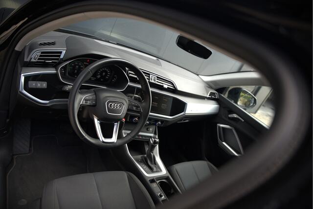 Audi Q3 45 TFSI e Advanced edition | Stoelverwarming | Adaptive Cruise Control | Navigatie | Keyless | Matrix LED | Apple Carplay | DAB | Climate Control | Parkeersensoren