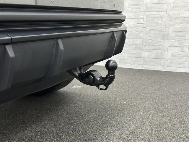 Audi Q3 Sportback 45 TFSI e 245pk S-Line | #RS-Leder | ACC | Trekhaak | Zwarte Hemelbekleding | Navi Plus | Lane Assist | Dodehoek | Lane-Assist | Stoelverwarming | Climate-Control | LED | Interieur-Voorverwarming | Bovag Garantie |