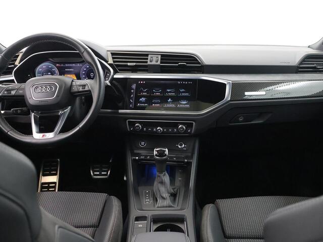 Audi Q3 Sportback 45 TFSI e S Edition | Panoramadak | Trekhaak | Sportstoelen | Stoelverwarming | Camera | DAB | Appel CarPlay/Android Auto | Draadloos Opladen telefoon | Adaptieve Cruise Control | Ele. verstelbare stoelen + Geheugen | Ele. kofferdeksel |