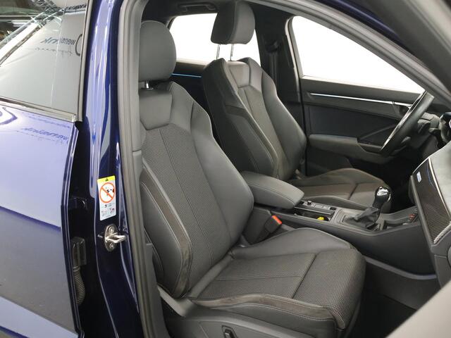 Audi Q3 Sportback 45 TFSI e S Edition | Panoramadak | Trekhaak | Sportstoelen | Stoelverwarming | Camera | DAB | Appel CarPlay/Android Auto | Draadloos Opladen telefoon | Adaptieve Cruise Control | Ele. verstelbare stoelen + Geheugen | Ele. kofferdeksel |