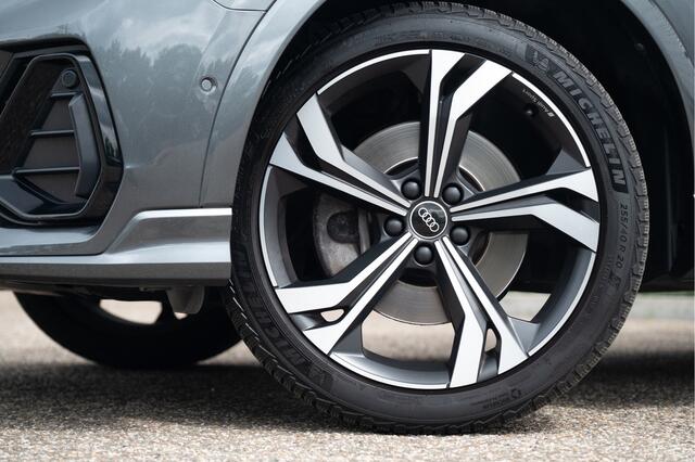 Audi Q3 Sportback 45 TFSI e S Edition | 2x S Line | Pano | El. Trekhaak | 20" | ACC | Camera |