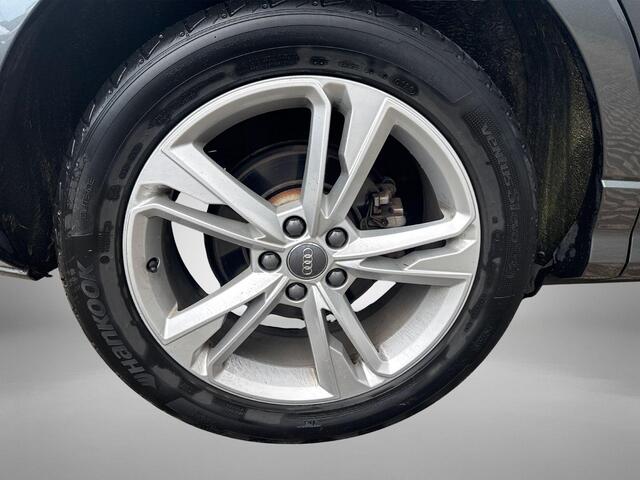 Audi Q3 35TFSI 110KW/150PK S-Line · Camera · Trekhaak · Panoramadak · Stoelverwarming · Apple/Android Car Play ·