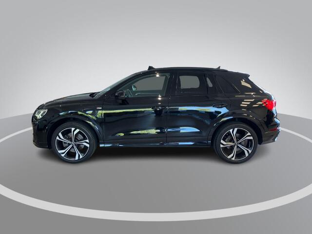 Audi Q3 45 TFSIe S edition · Panoramadak · 360°Camera + Parkeersensoren · Apple/Android Car Play · SONOS · Stoelverwarming · Drive select