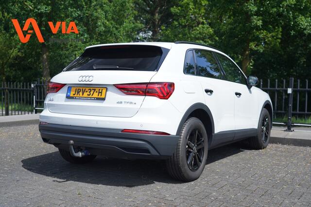 Audi Q3 Black & White S-Edition | 45e TFSI PHEV | Trekhaak | Stoelverw. | Cruise | LED | Climate | Virtual