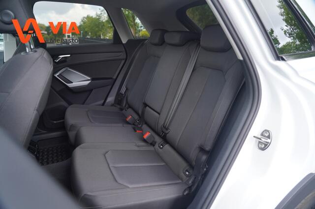 Audi Q3 Black & White S-Edition | 45e TFSI PHEV | Trekhaak | Stoelverw. | Cruise | LED | Climate | Virtual