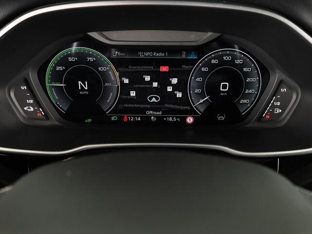 Audi Q3 Sportback 45 TFSI e S Edition 245 pk S-tronic | Navigatie | Panoramadak | Parkeersensoren | Adaptieve cruise control | S-Line