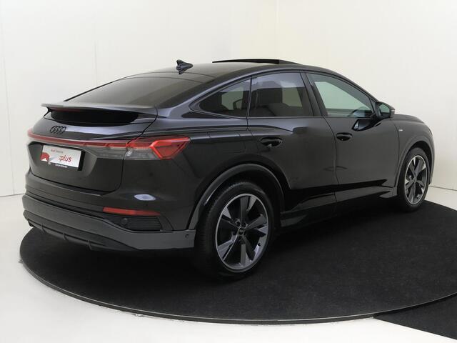 Audi Q4 Sportback e-tron 40 S edition 77 kWh | SoH 94% | Panoramadak | Head-up display | LED matrix verlichting | Achteruitrijcamera | Adaptieve cruise control | Keyless | CarPlay | Navigatie |