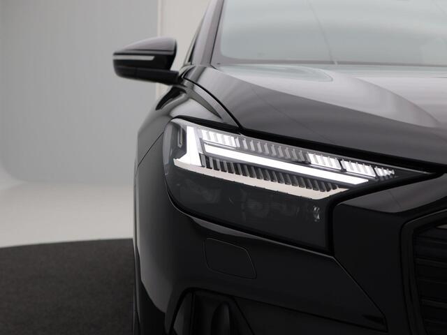 Audi Q4 Sportback e-tron 45 quattro S Edition Competition 82 kWh | Privacy glas | Trekhaak | 20 inch | Verwarmd stuurwiel | Matrix Led |