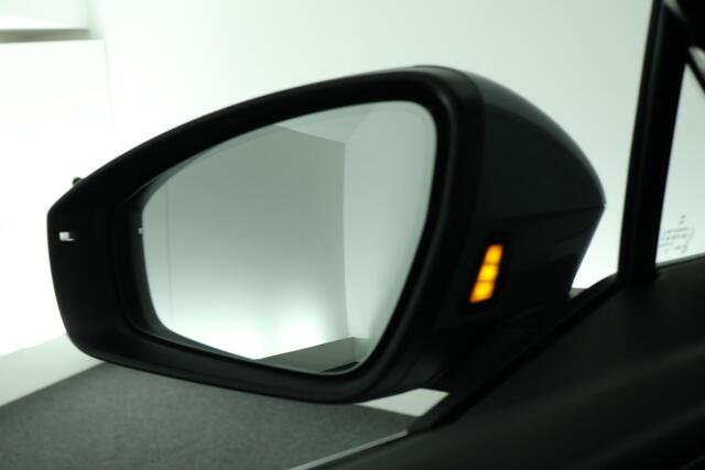 Audi Q4 Sportback e-tron 40 204pk S edition 77 kWh SOH 91% Leder Memory Sonos Head-Up Stoelverwarming Warmtepomp Camera Navigatie 2x S-Line