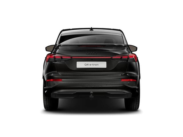 Audi Q4 Sportback e-tron Advanced edition e-tron 40 63 kWh 150 kW / 204 PK | Trekhaak | Achteruitrijcamera | Panoramadak | Adaptieve Cruise Control | Stoelverwarming | Matrix Verlichting |