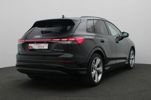 Audi Q4 e-tron 40 S edition 77 kWh 204 pk | S-Line | Matrix LED | Achteruitrijcamera | Navigatie | Stoelverwarming | Adaptive Cruise | Sportonderstel