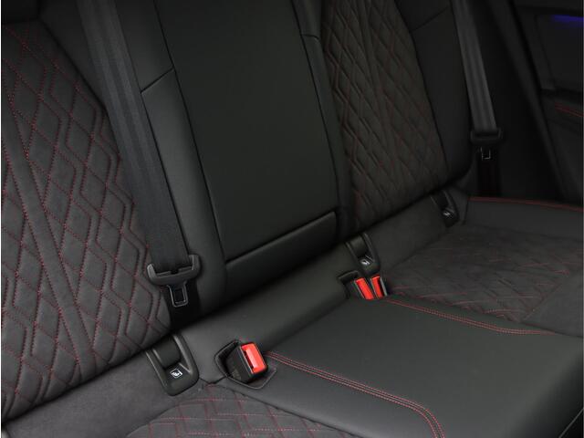 Audi Q4 e-tron 40 | S edition 77 kWh | 150 kW/204pk | Matrix LED | MMI navigatie plus | Donker glas achter | Zwart optiek |