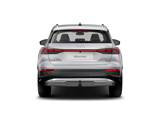 Audi Q4 e-tron 45 quattro Advanced edition 286 PK · Glazen panoramadak · 20" LM Velgen · Elektrisch wegklapbare trekhaak