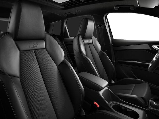 Audi Q4 e-tron 45 quattro S Edition 286 PK · Elek. wegklapbare trekhaak · Glazen panoramadak · Assistentiepakket plus · Comfortpakket