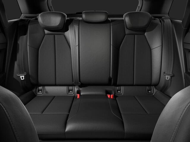 Audi Q4 e-tron 45 quattro S Edition 286 PK · Elek. wegklapbare trekhaak · Glazen panoramadak · Assistentiepakket plus · Comfortpakket