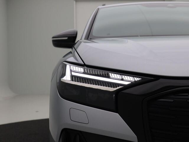 Audi Q4 e-tron S edition 45 82 kWh | 286 PK | NU ¤ 2000 E -PREMIE!!! | Privacy glas | 20 inch velgen | Zwart Optiek | Matrix Led |