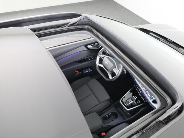 Audi Q4 e-tron 45 quattro Advanced edition 82 kWh 286pk | Panoramadak | 20 inch lichtmetalen velgen | Parkeercamera | Adaptieve cruise controle