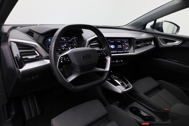 Audi Q4 e-tron 40 Launch edition Advanced 77 kWh / 204 pk | Warmtepomp | Matrix LED | Verwarmbare voorruit | Head-up display | Achteruitrijcamera | Stoelverwarming | Side-assist |