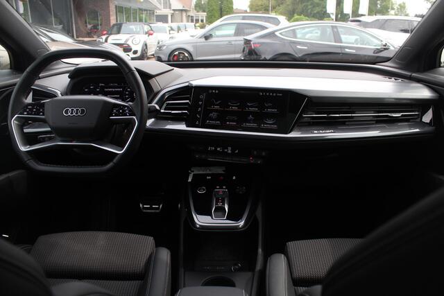 Audi Q4 e-tron 45 S Edition 82 kWh / Panoramadak / Camera / 20'' / Sfeerverlichting / Half leder / Navigatie / DAB / Stoelverwarming / ACC