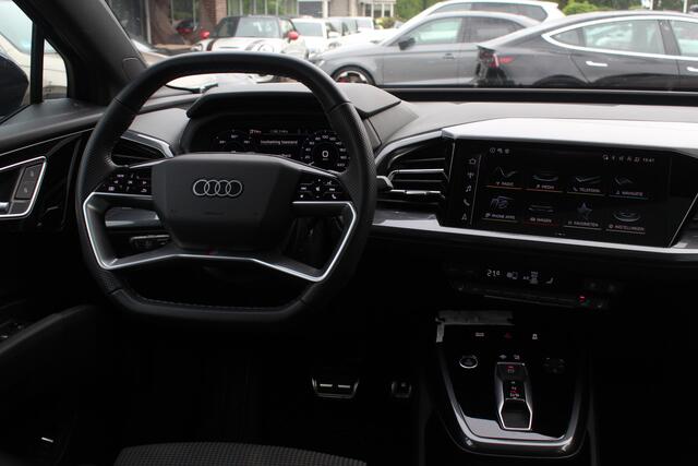 Audi Q4 e-tron 45 S Edition 82 kWh / Panoramadak / Camera / 20'' / Sfeerverlichting / Half leder / Navigatie / DAB / Stoelverwarming / ACC