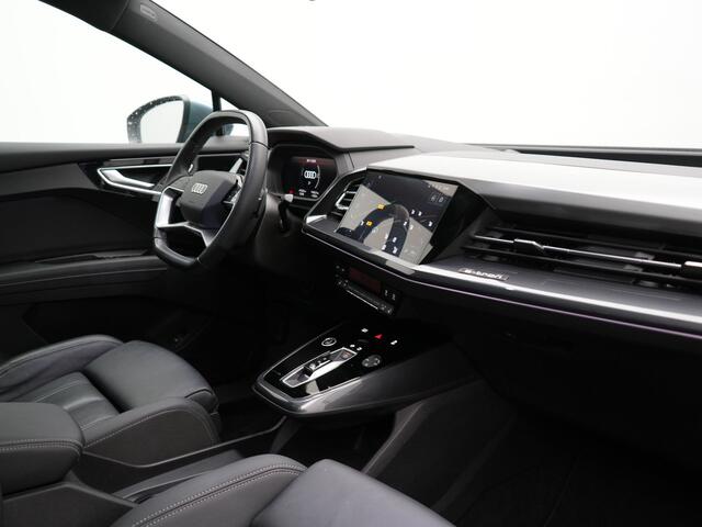 Audi Q4 e-tron 50 quattro S edition 77 kWh 299pk | Trekhaak Af Fabriek | Panodak | Adaptive Cruise | Head Up | Sonos Audio | Camera | Lederen Sportstoelen Memory & Verwarmd | Virtual | Navigatie | Keyless | 21"L.M |