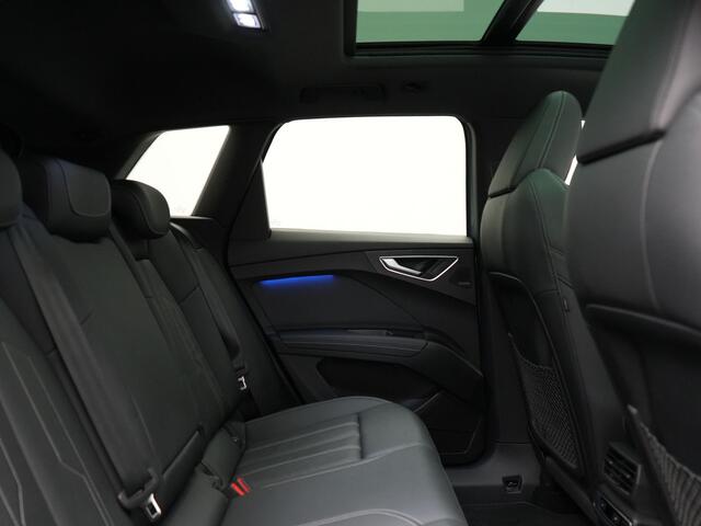 Audi Q4 e-tron 50 quattro S edition 77 kWh 299pk | Trekhaak Af Fabriek | Panodak | Adaptive Cruise | Head Up | Sonos Audio | Camera | Lederen Sportstoelen Memory & Verwarmd | Virtual | Navigatie | Keyless | 21"L.M |