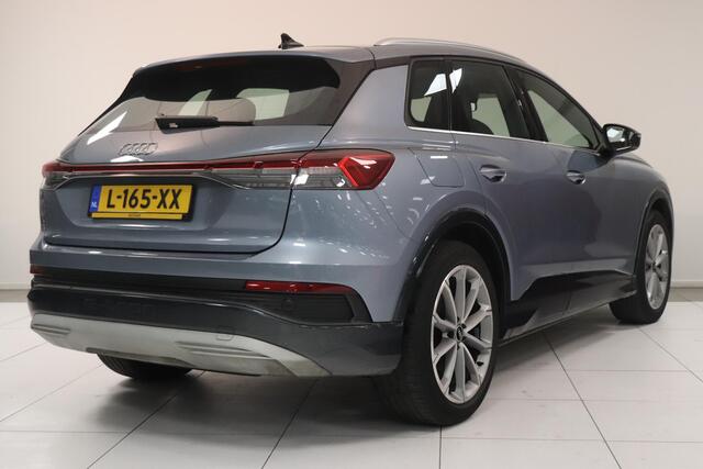 Audi Q4 e-tron 40 Launch edition Advanced 77 kWh | Warmtepomp | Leder bekleding | 20" Lichtmetaal | Parkeersesoren | Navigatie | LED matrix koplampen |