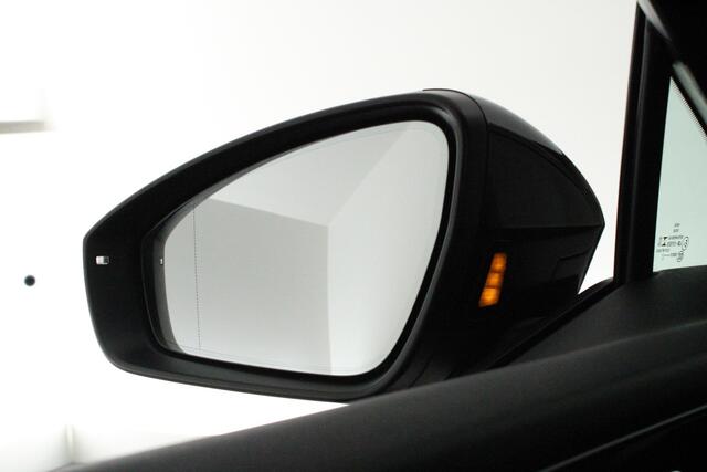 Audi Q4 e-tron 40 204pk Launch edition Advanced 77 kWh Panoramadak Keyless Stoelverwarming Leder Navigatie