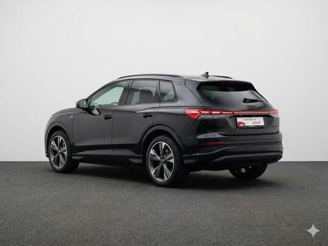 Audi Q4 e-tron 45 quattro S Edition 82 kWh 286pk | Panoramadak | Elektrisch verstelbare stoelen | 20 inch Lichtmetalen velgen | Adaptieve cruise controle