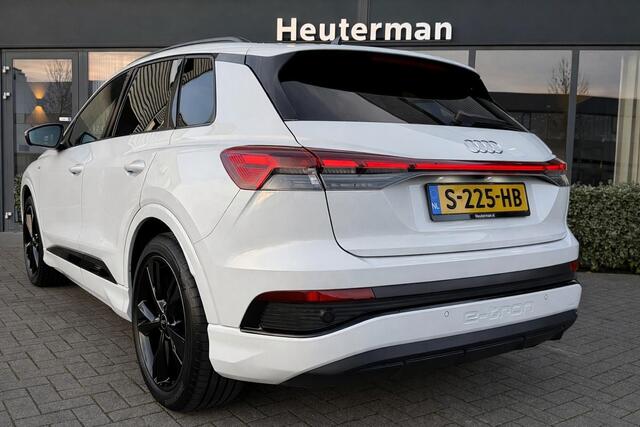 Audi Q4 e-tron 35 2 x S Line/ Panodak/ Trekhaak/ Sfeerverlichting
